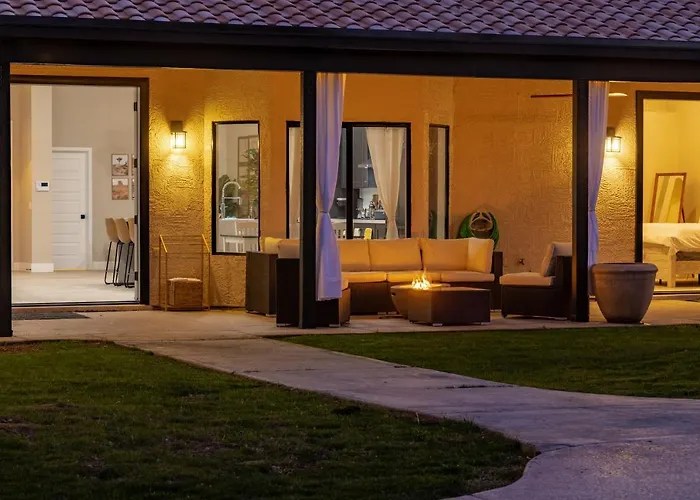 King Bed - High End -westgate Villa. Holiday home