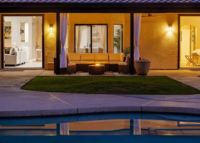 Holiday home King Bed - High End -westgate Villa.
