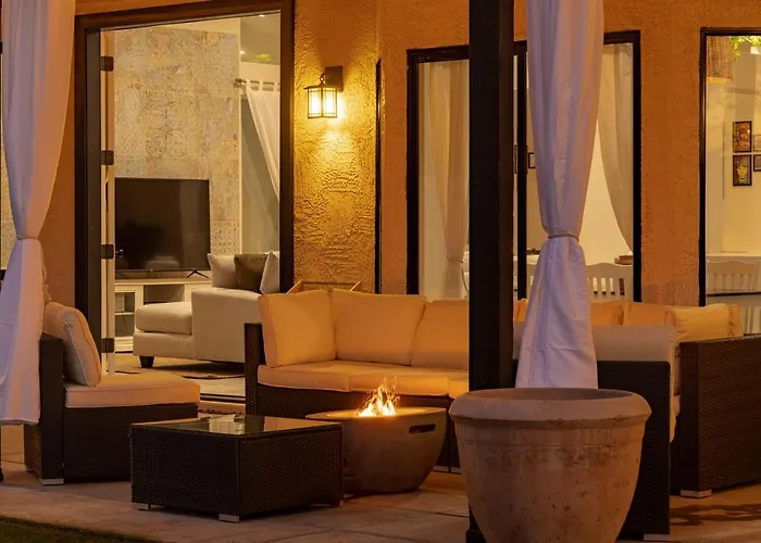 King Bed - High End -westgate Villa. Holiday home